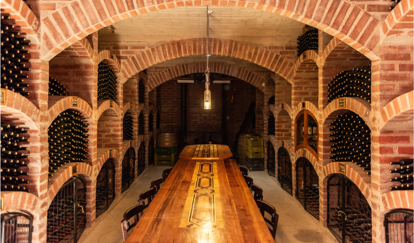 Cava Subterránea Viña El Escorial con arcos románicos