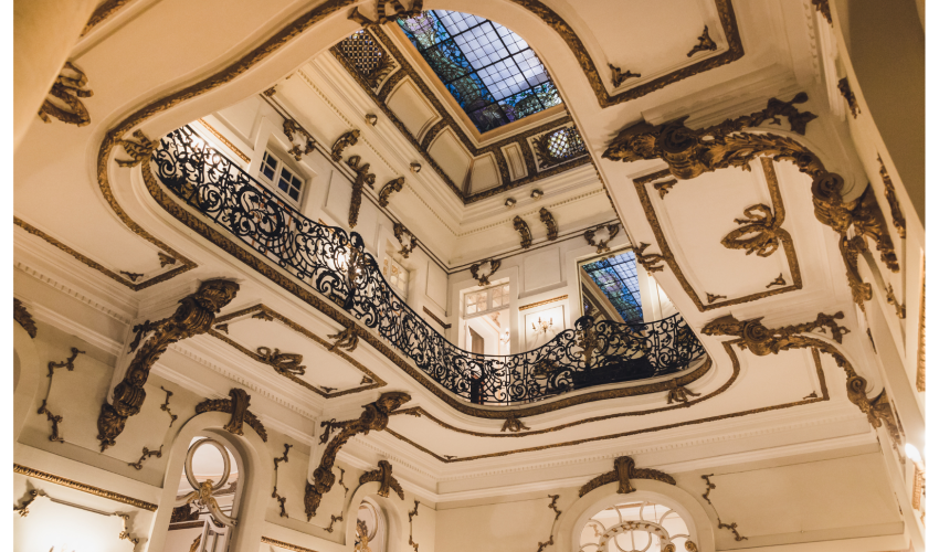 Hall Central interior Palacio Subercaseaux