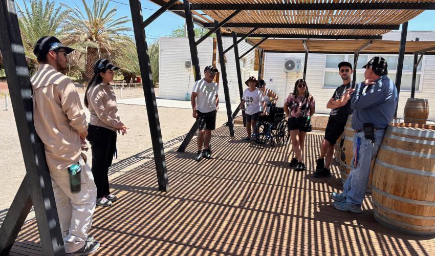 Recepción de visitas a la Ruta del Vino del Desierto, Estación Experimental CAnchones