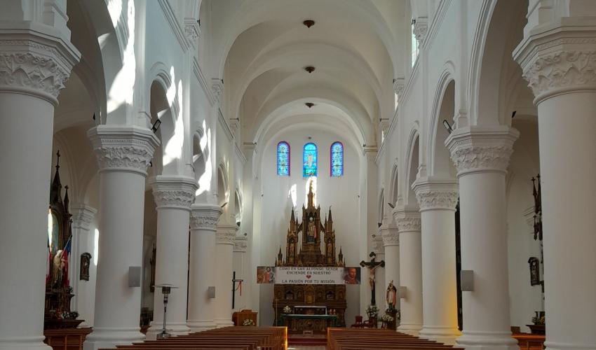 Interior de la iglesia San Alfonso - Cauquenes