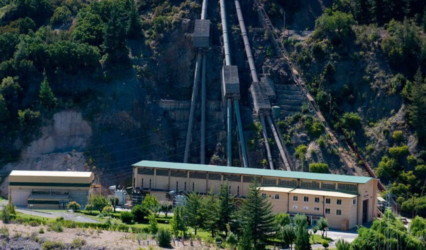 La Central Cipreses, propiedad de Enel Generación Chile S.A., fue inaugurada en 1955 y está ubicada en la Región del Maule. Utiliza las aguas del río Cipreses para generar energía hidroeléctrica y cuenta con una potencia instalada de 106 MW.