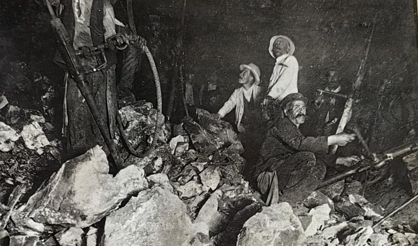 fotografía antigua sacada en mina de naltagua