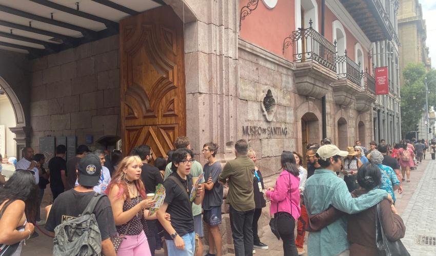 vista de la fachada del museo, calle Merced