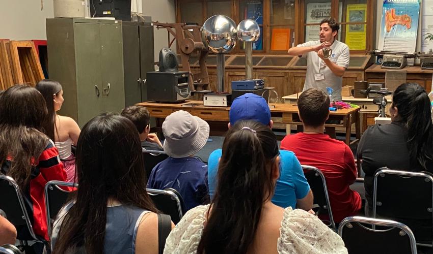 Charla interactiva sobre electrostática