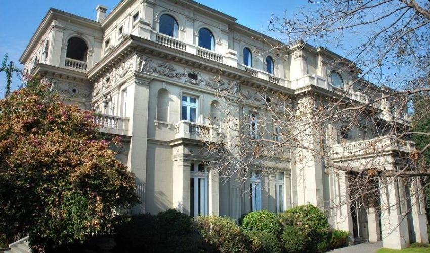 Fachada Palacio Bruna