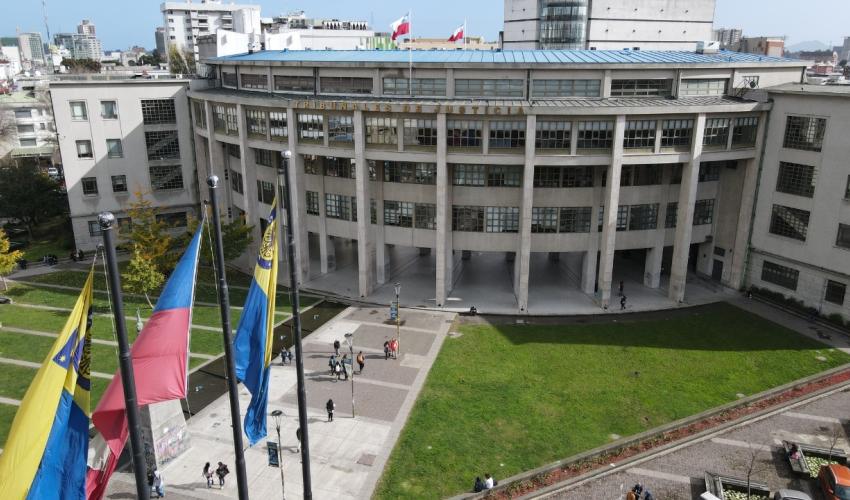 Vista frontal del Palacio de Tribunales